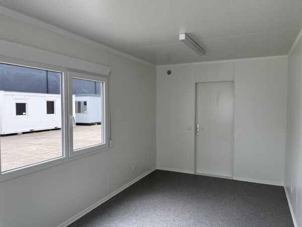 Kantoorunit met kopraam en zijraam rechts - 6x3 meter - Afbeelding 3