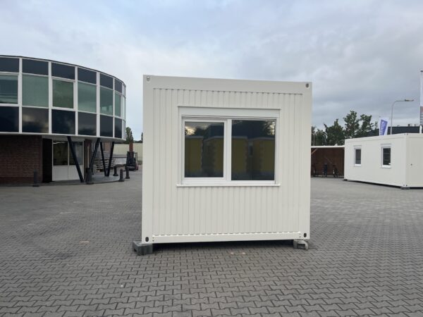 Kantoorunit met kopraam en zijraam rechts - keuken en toilet - 10x3 meter - Afbeelding 2