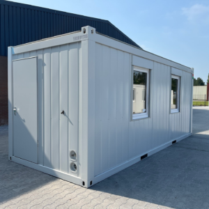 Kantoorunit met 2 zijramen rechts, keuken - 6x2,5 meter